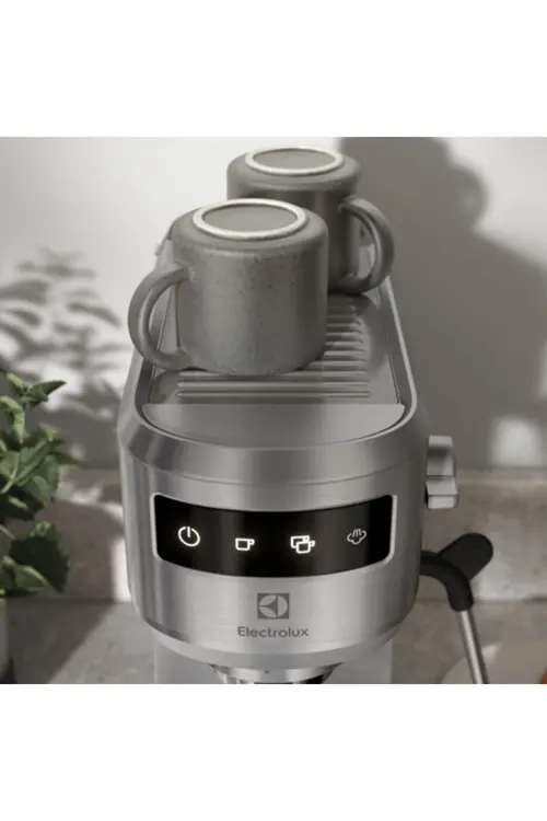 Electrolux E6EC1-6ST Explorer 6 Espresso Makinesi Paslanmaz Çelik, Isı Kontrol Teknolojisi, Süt Köpürtücülü